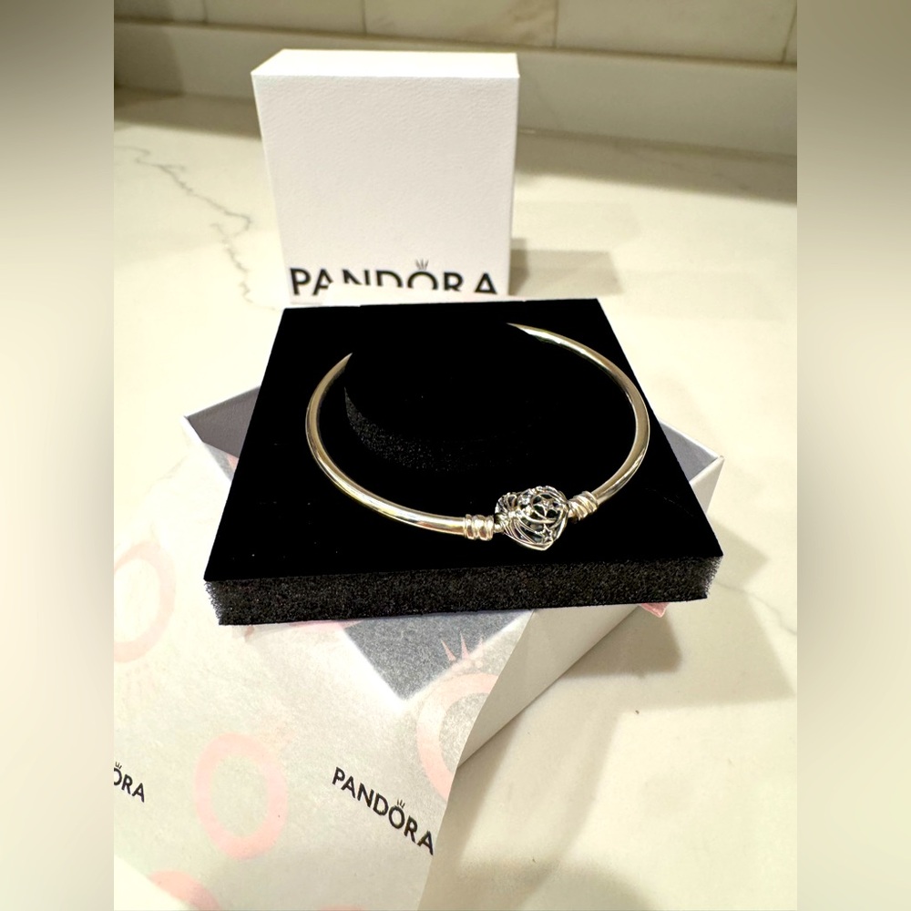 Pandora Celestial Heart Clasp Bangle